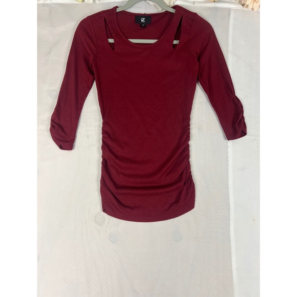 Iz Byer Tops - IZ Byer Burgundy Ribbed Ruched Cut Out Shoulder‎ 3/4 Sleeve Top XS